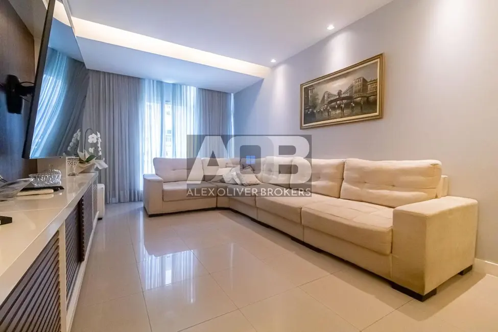 Foto 4 de Apartamento com 3 quartos à venda, 156m2 em Copacabana, Rio De Janeiro - RJ