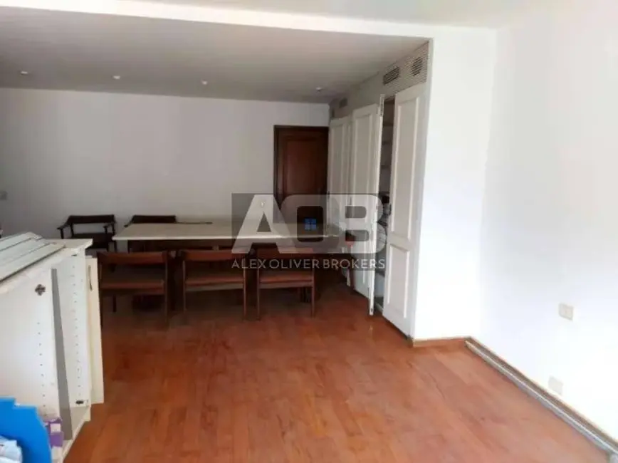 Apartamento com 4 quartos à venda, 337m2 em Copacabana, Rio De Janeiro - RJ - imagem 4 Foto 4 de Apartamento com 4 quartos à venda, 337m2 em Copacabana, Rio De Janeiro - RJ