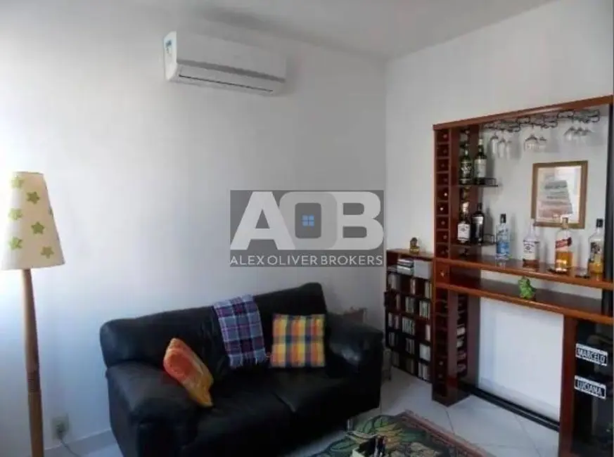 Apartamento com 3 quartos à venda e para alugar, 92m2 em Copacabana, Rio De Janeiro - RJ - imagem 5 Foto 5 de Apartamento com 3 quartos à venda e para alugar, 92m2 em Copacabana, Rio De Janeiro - RJ