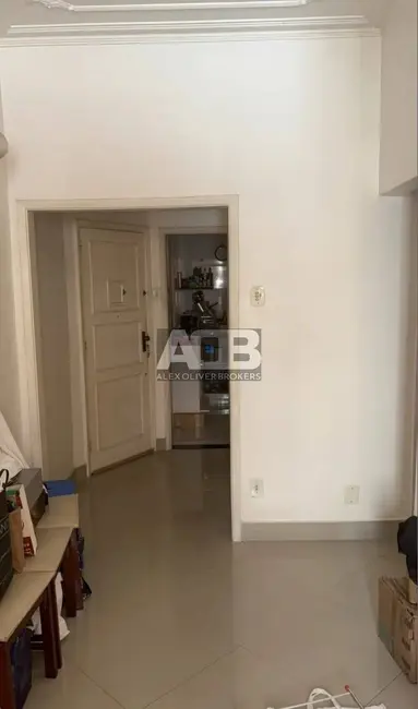 Foto 2 de Apartamento com 2 quartos à venda, 75m2 em Copacabana, Rio De Janeiro - RJ