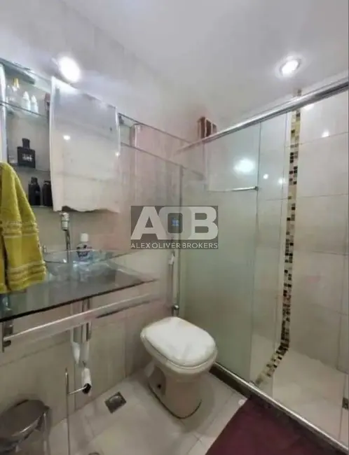Apartamento com 3 quartos à venda, 110m2 em Copacabana, Rio De Janeiro - RJ - imagem 6 Foto 6 de Apartamento com 3 quartos à venda, 110m2 em Copacabana, Rio De Janeiro - RJ