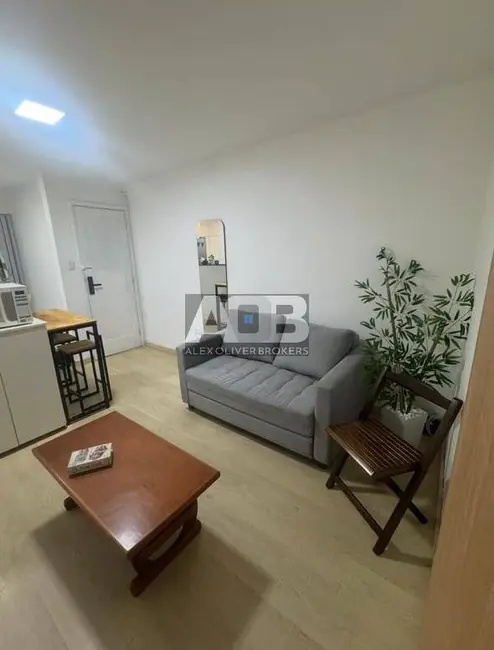 Apartamento com 1 quarto à venda, 35m2 em Copacabana, Rio De Janeiro - RJ - imagem 5 Foto 5 de Apartamento com 1 quarto à venda, 35m2 em Copacabana, Rio De Janeiro - RJ