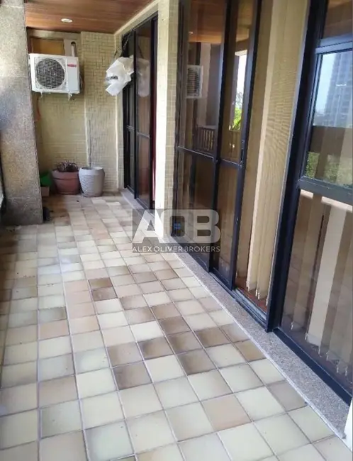 Foto 2 de Apartamento com 4 quartos à venda, 138m2 em Barra da Tijuca, Rio De Janeiro - RJ