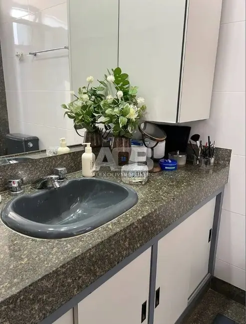 Apartamento com 3 quartos à venda, 145m2 em Barra da Tijuca, Rio De Janeiro - RJ - imagem 7 Foto 7 de Apartamento com 3 quartos à venda, 145m2 em Barra da Tijuca, Rio De Janeiro - RJ