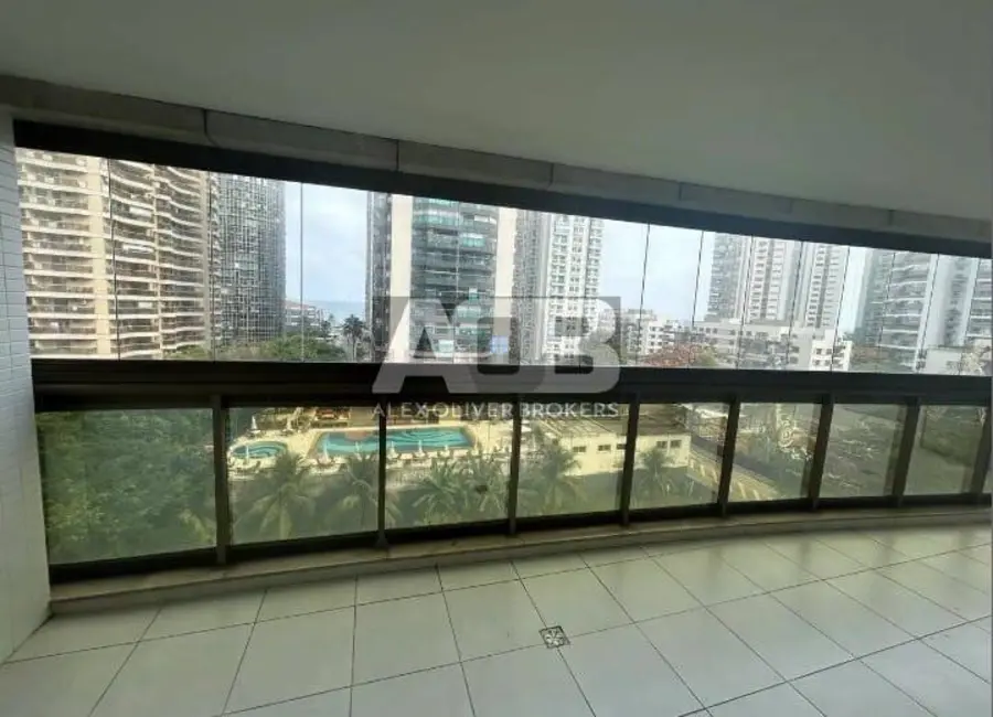 Foto 2 de Apartamento com 4 quartos à venda, 140m2 em Barra da Tijuca, Rio De Janeiro - RJ