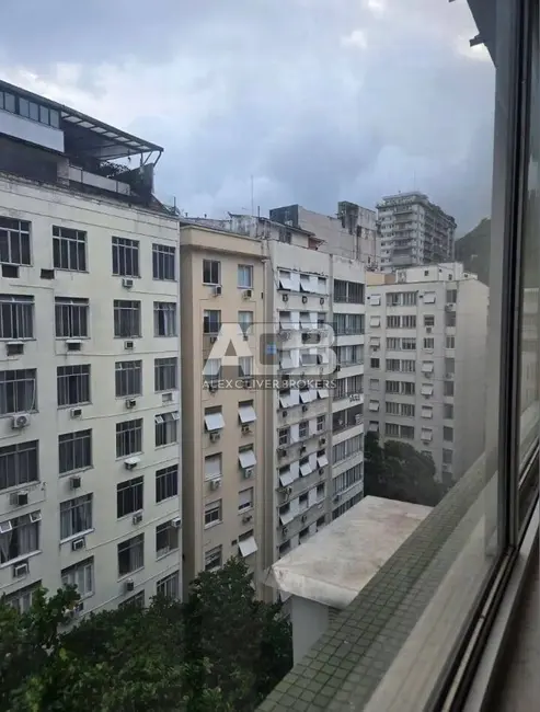 Apartamento com 3 quartos à venda, 167m2 em Copacabana, Rio De Janeiro - RJ - imagem 4 Foto 4 de Apartamento com 3 quartos à venda, 167m2 em Copacabana, Rio De Janeiro - RJ