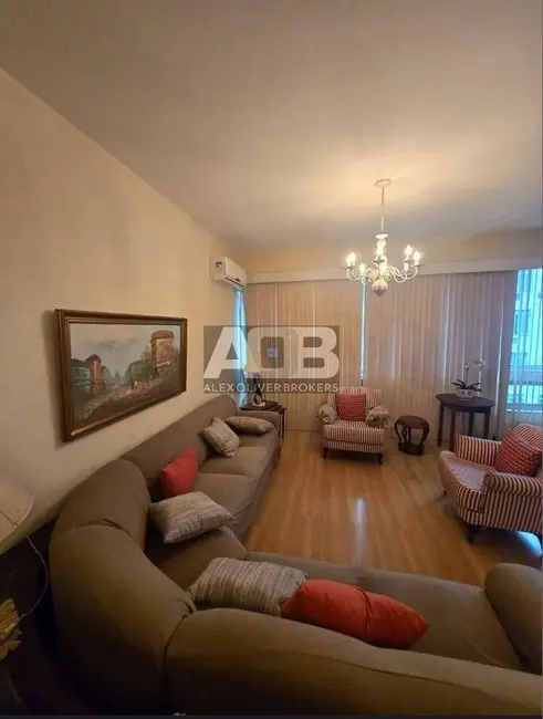 Apartamento com 3 quartos à venda, 167m2 em Copacabana, Rio De Janeiro - RJ - imagem 3 Foto 3 de Apartamento com 3 quartos à venda, 167m2 em Copacabana, Rio De Janeiro - RJ