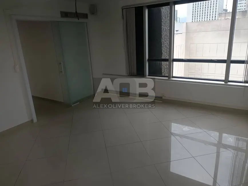 Sala Comercial para alugar, 190m2 em Centro, Rio De Janeiro - RJ - imagem 8 Foto 8 de Sala Comercial para alugar, 190m2 em Centro, Rio De Janeiro - RJ