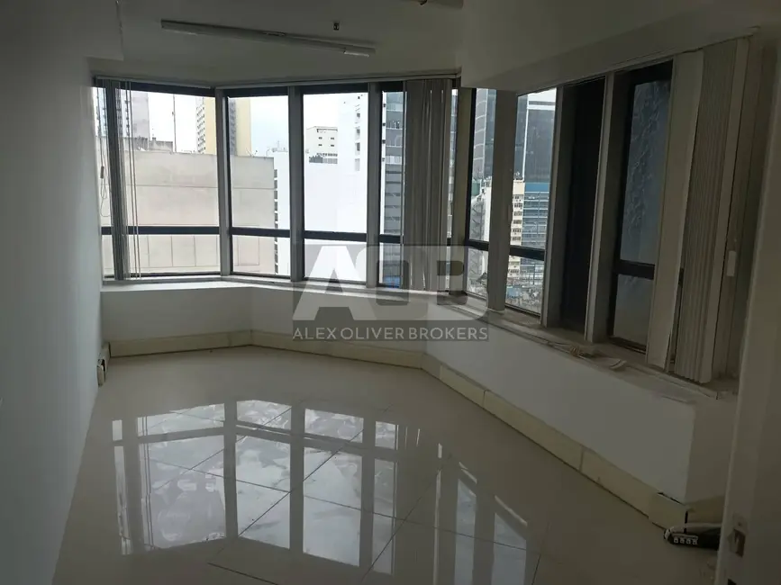 Sala Comercial para alugar, 190m2 em Centro, Rio De Janeiro - RJ - imagem 7 Foto 7 de Sala Comercial para alugar, 190m2 em Centro, Rio De Janeiro - RJ