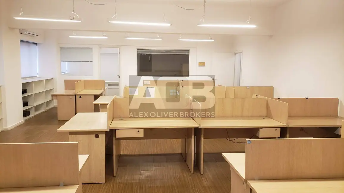 Sala Comercial para alugar, 300m2 em Centro, Rio De Janeiro - RJ - imagem 1 Foto 1 de Sala Comercial para alugar, 300m2 em Centro, Rio De Janeiro - RJ