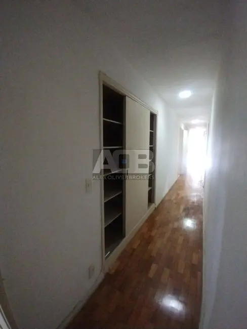 Apartamento com 3 quartos à venda, 215m2 em Botafogo, Rio De Janeiro - RJ - imagem 8 Foto 8 de Apartamento com 3 quartos à venda, 215m2 em Botafogo, Rio De Janeiro - RJ