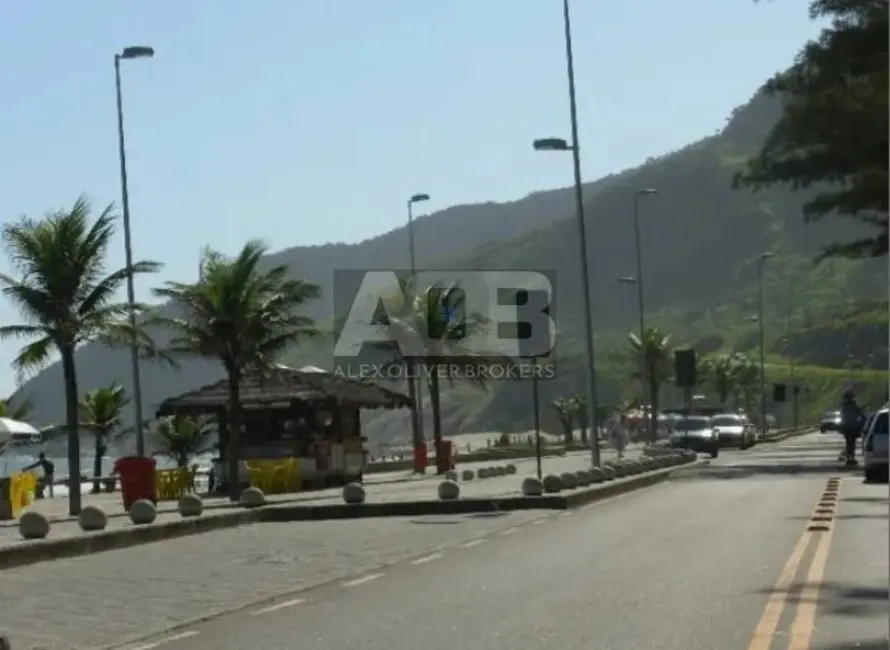Casa com 4 quartos à venda, 400m2 em Vargem Grande, Rio De Janeiro - RJ - imagem 2 Foto 2 de Casa com 4 quartos à venda, 400m2 em Vargem Grande, Rio De Janeiro - RJ