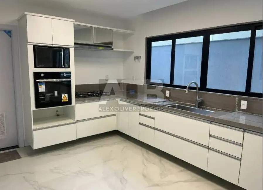 Foto 3 de Casa com 3 quartos à venda e para alugar, 350m2 em Recreio dos Bandeirantes, Rio De Janeiro - RJ