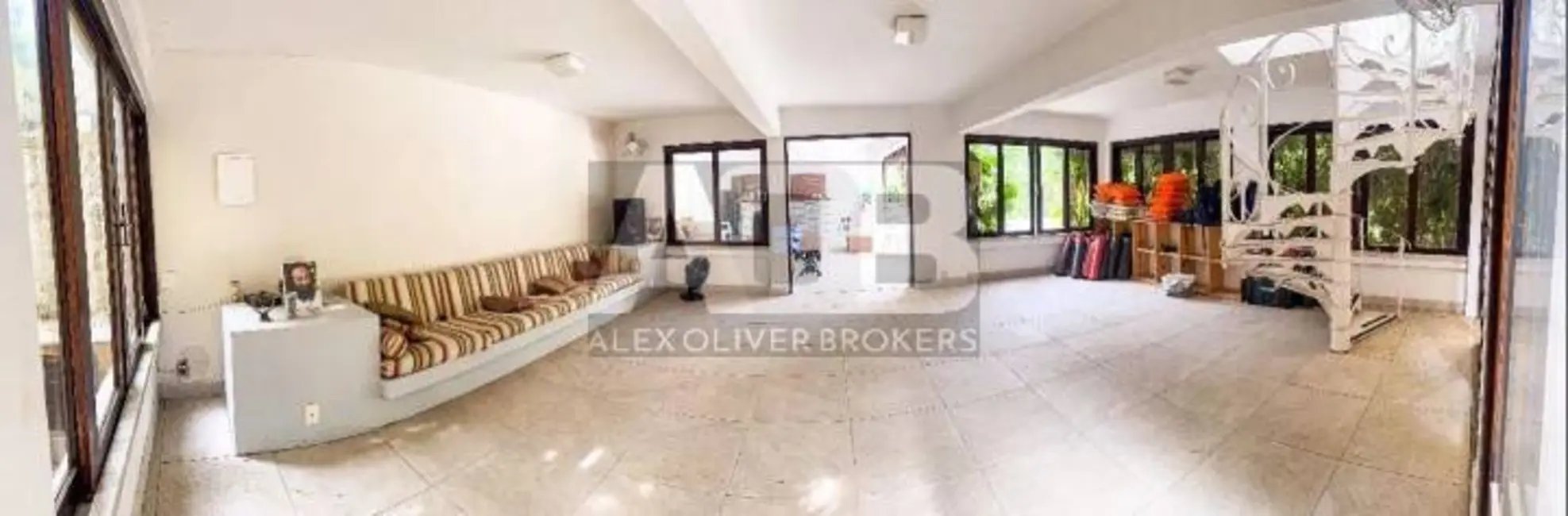 Casa com 6 quartos à venda e para alugar, 720m2 em Barra da Tijuca, Rio De Janeiro - RJ - imagem 9 Foto 9 de Casa com 6 quartos à venda e para alugar, 720m2 em Barra da Tijuca, Rio De Janeiro - RJ