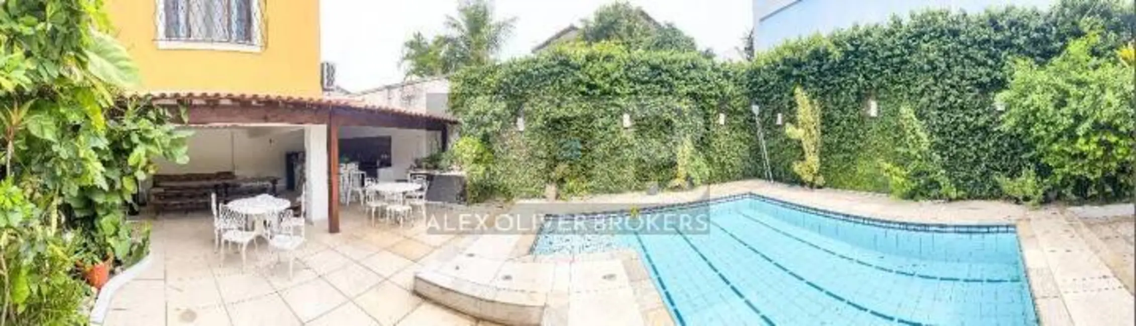 Casa com 6 quartos à venda e para alugar, 720m2 em Barra da Tijuca, Rio De Janeiro - RJ - imagem 1 Foto 1 de Casa com 6 quartos à venda e para alugar, 720m2 em Barra da Tijuca, Rio De Janeiro - RJ