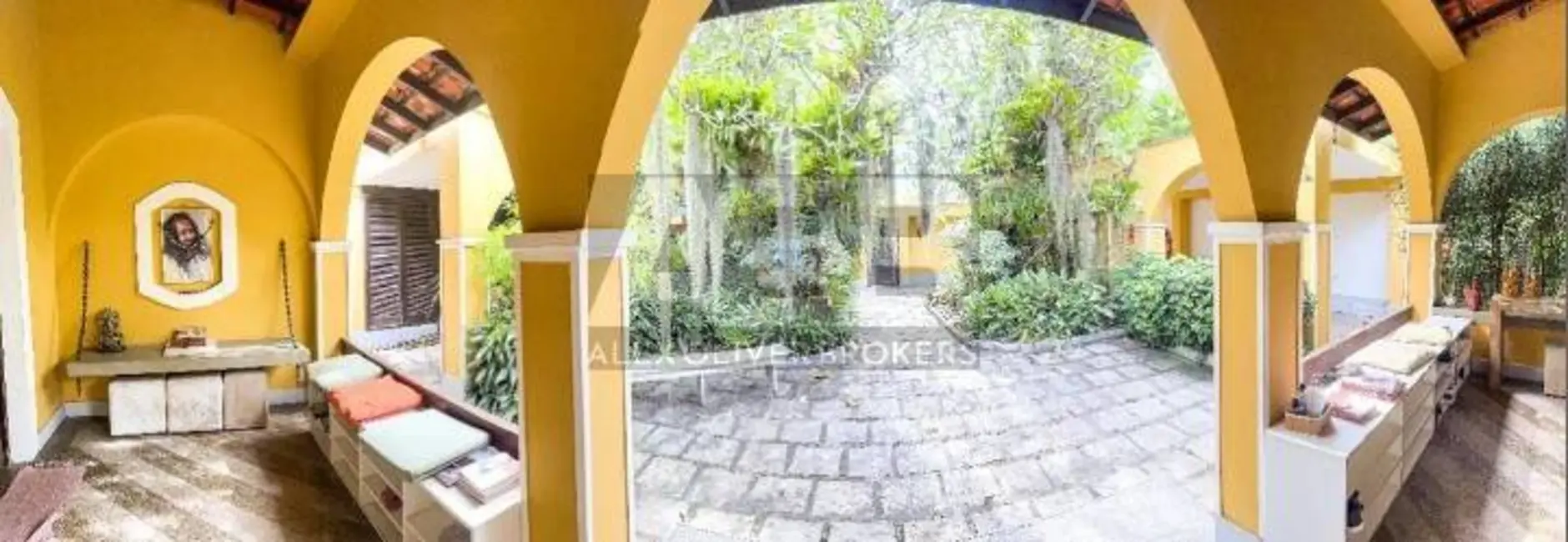 Casa com 6 quartos à venda e para alugar, 720m2 em Barra da Tijuca, Rio De Janeiro - RJ - imagem 5 Foto 5 de Casa com 6 quartos à venda e para alugar, 720m2 em Barra da Tijuca, Rio De Janeiro - RJ