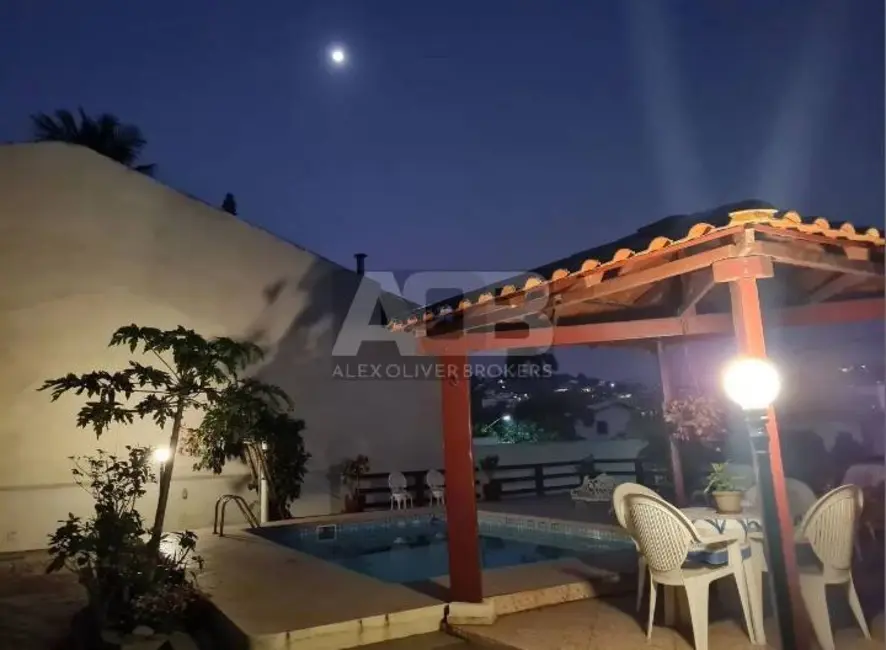 Casa com 4 quartos à venda, 493m2 em Barra da Tijuca, Rio De Janeiro - RJ - imagem 8 Foto 8 de Casa com 4 quartos à venda, 493m2 em Barra da Tijuca, Rio De Janeiro - RJ