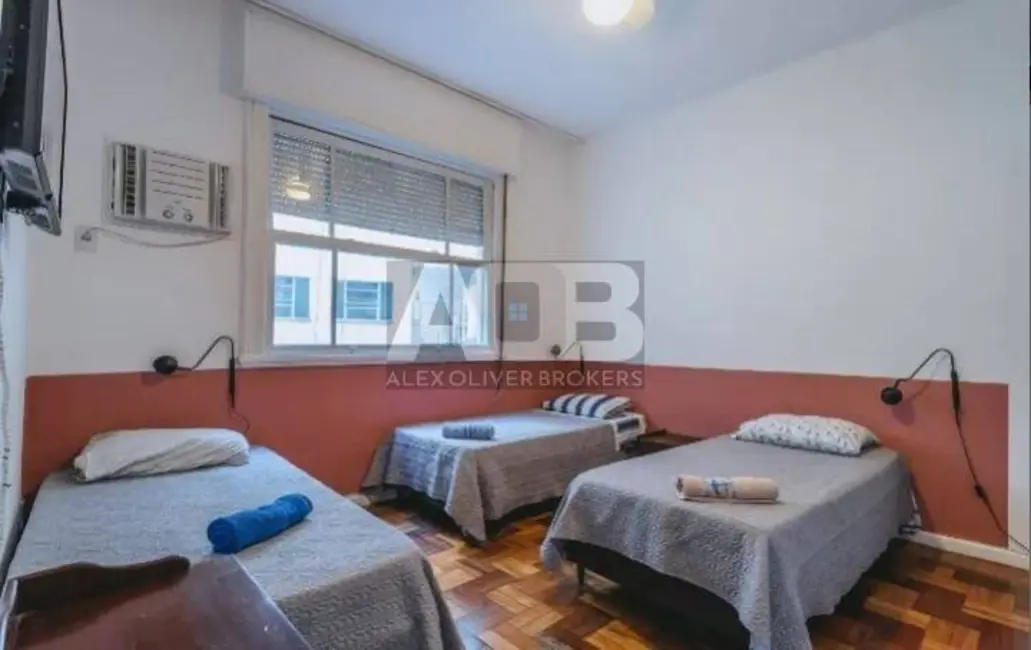 Apartamento com 3 quartos à venda, 150m2 em Copacabana, Rio De Janeiro - RJ - imagem 7 Foto 7 de Apartamento com 3 quartos à venda, 150m2 em Copacabana, Rio De Janeiro - RJ
