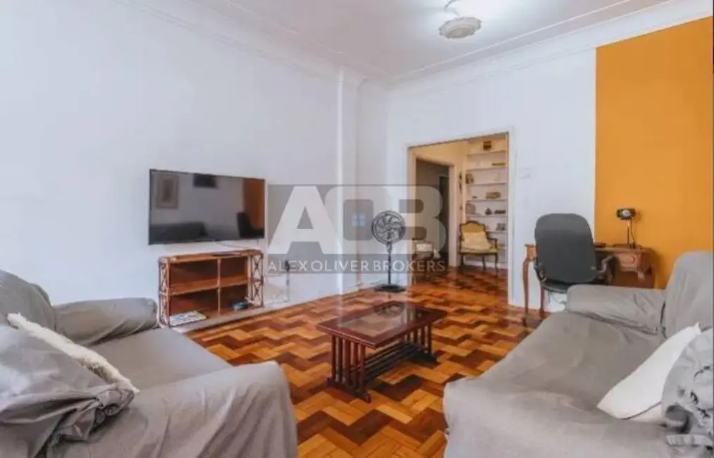 Apartamento com 3 quartos à venda, 150m2 em Copacabana, Rio De Janeiro - RJ - imagem 3 Foto 3 de Apartamento com 3 quartos à venda, 150m2 em Copacabana, Rio De Janeiro - RJ