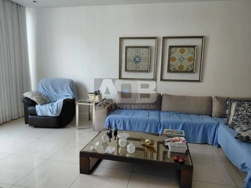 Apartamento com 3 quartos à venda, 218m2 em Copacabana, Rio De Janeiro - RJ - imagem 5 Foto 5 de Apartamento com 3 quartos à venda, 218m2 em Copacabana, Rio De Janeiro - RJ