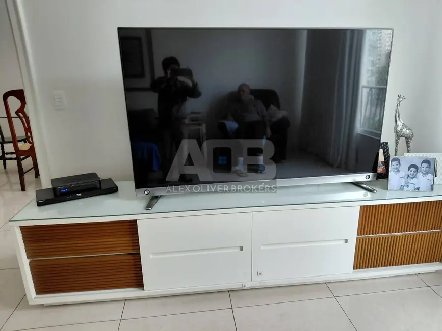Apartamento com 3 quartos à venda, 218m2 em Copacabana, Rio De Janeiro - RJ - imagem 8 Foto 8 de Apartamento com 3 quartos à venda, 218m2 em Copacabana, Rio De Janeiro - RJ