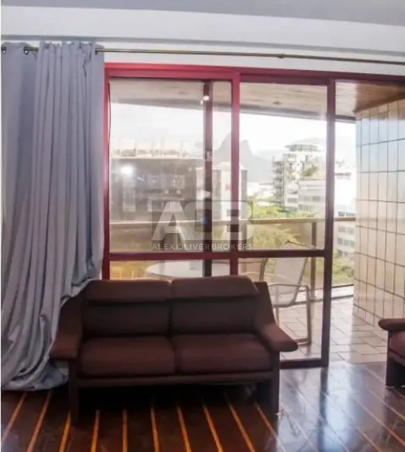Foto 3 de Apartamento com 3 quartos à venda, 140m2 em Copacabana, Rio De Janeiro - RJ