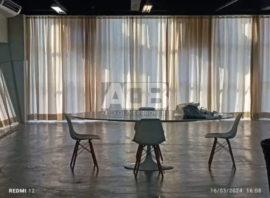 Sala Comercial à venda, 166m2 em Copacabana, Rio De Janeiro - RJ - imagem 1 Foto 1 de Sala Comercial à venda, 166m2 em Copacabana, Rio De Janeiro - RJ