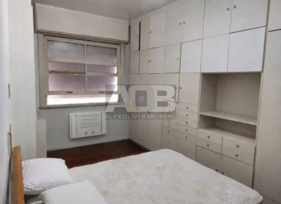 Apartamento com 3 quartos à venda, 115m2 em Laranjeiras, Rio De Janeiro - RJ - imagem 4 Foto 4 de Apartamento com 3 quartos à venda, 115m2 em Laranjeiras, Rio De Janeiro - RJ