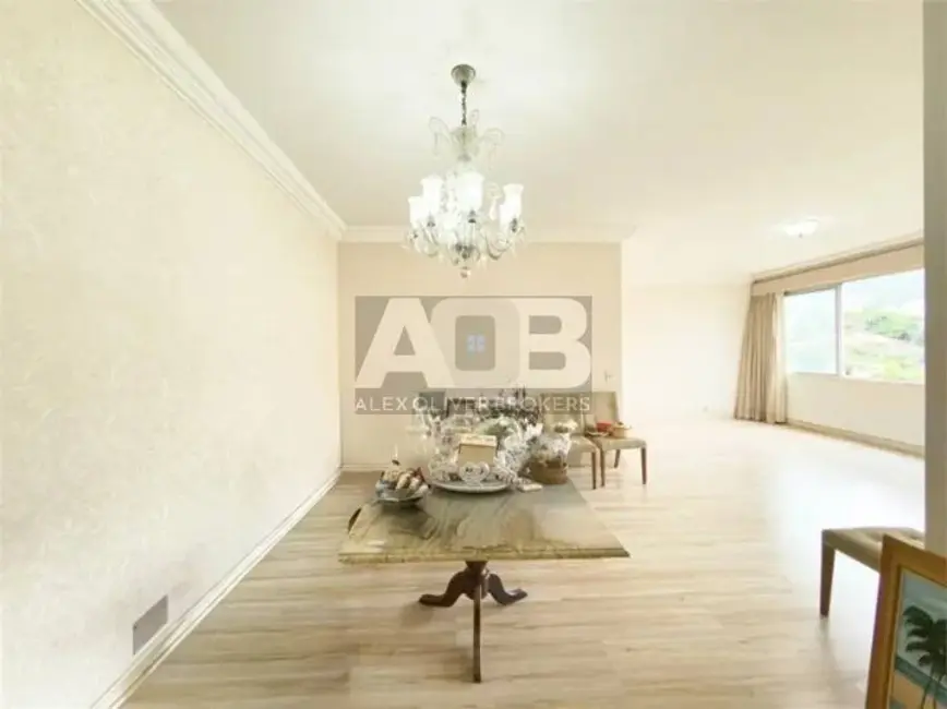 Apartamento com 4 quartos à venda, 160m2 em Leblon, Rio De Janeiro - RJ - imagem 7 Foto 7 de Apartamento com 4 quartos à venda, 160m2 em Leblon, Rio De Janeiro - RJ