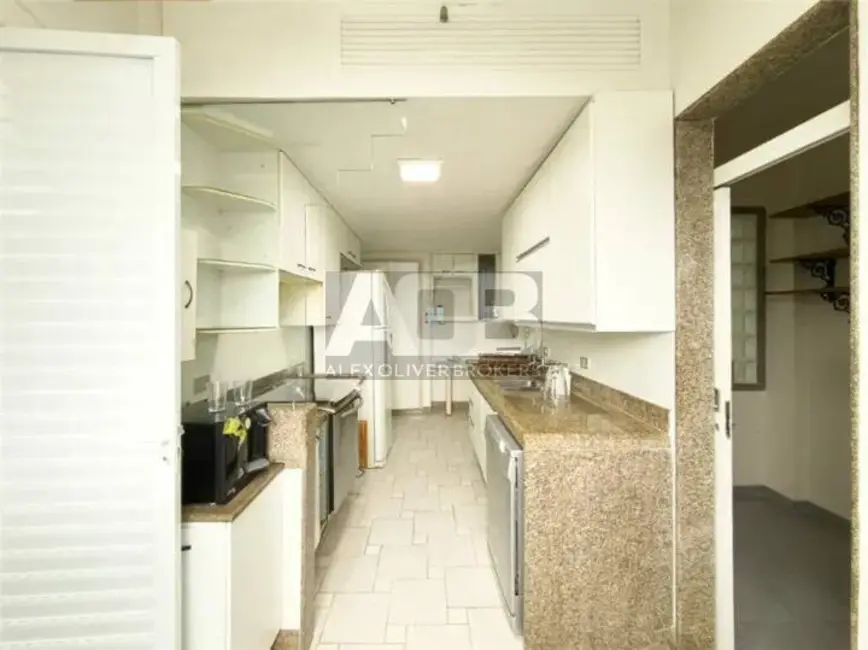 Apartamento com 4 quartos à venda, 160m2 em Leblon, Rio De Janeiro - RJ - imagem 9 Foto 9 de Apartamento com 4 quartos à venda, 160m2 em Leblon, Rio De Janeiro - RJ