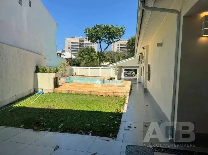 Casa com 3 quartos à venda e para alugar, 470m2 em Barra da Tijuca, Rio De Janeiro - RJ - imagem 5 Foto 5 de Casa com 3 quartos à venda e para alugar, 470m2 em Barra da Tijuca, Rio De Janeiro - RJ