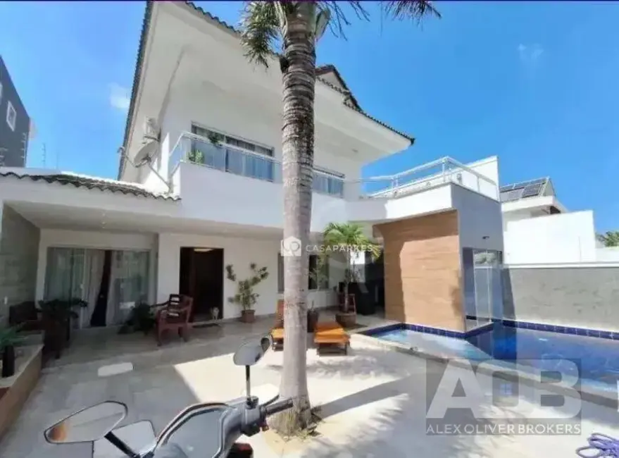 Casa com 5 quartos à venda e para alugar, 280m2 em Recreio dos Bandeirantes, Rio De Janeiro - RJ - imagem 2 Foto 2 de Casa com 5 quartos à venda e para alugar, 280m2 em Recreio dos Bandeirantes, Rio De Janeiro - RJ