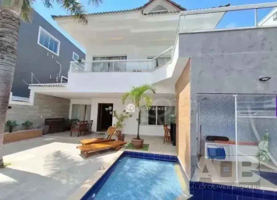 Casa com 5 quartos à venda e para alugar, 280m2 em Recreio dos Bandeirantes, Rio De Janeiro - RJ - imagem 1 Foto 1 de Casa com 5 quartos à venda e para alugar, 280m2 em Recreio dos Bandeirantes, Rio De Janeiro - RJ