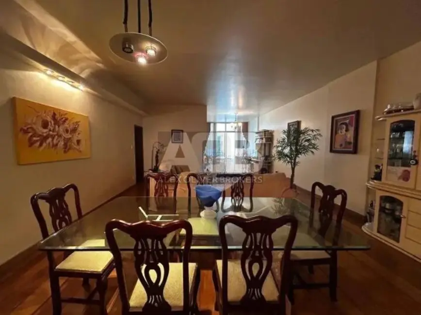 Apartamento com 3 quartos à venda, 173m2 em Leme, Rio De Janeiro - RJ - imagem 1 Foto 1 de Apartamento com 3 quartos à venda, 173m2 em Leme, Rio De Janeiro - RJ
