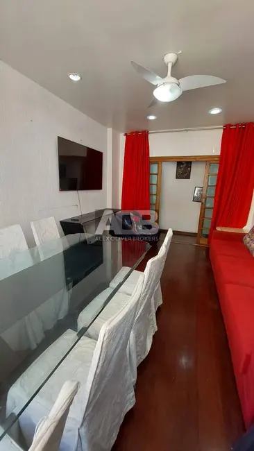 Apartamento com 5 quartos à venda, 133m2 em Copacabana, Rio De Janeiro - RJ - imagem 5 Foto 5 de Apartamento com 5 quartos à venda, 133m2 em Copacabana, Rio De Janeiro - RJ