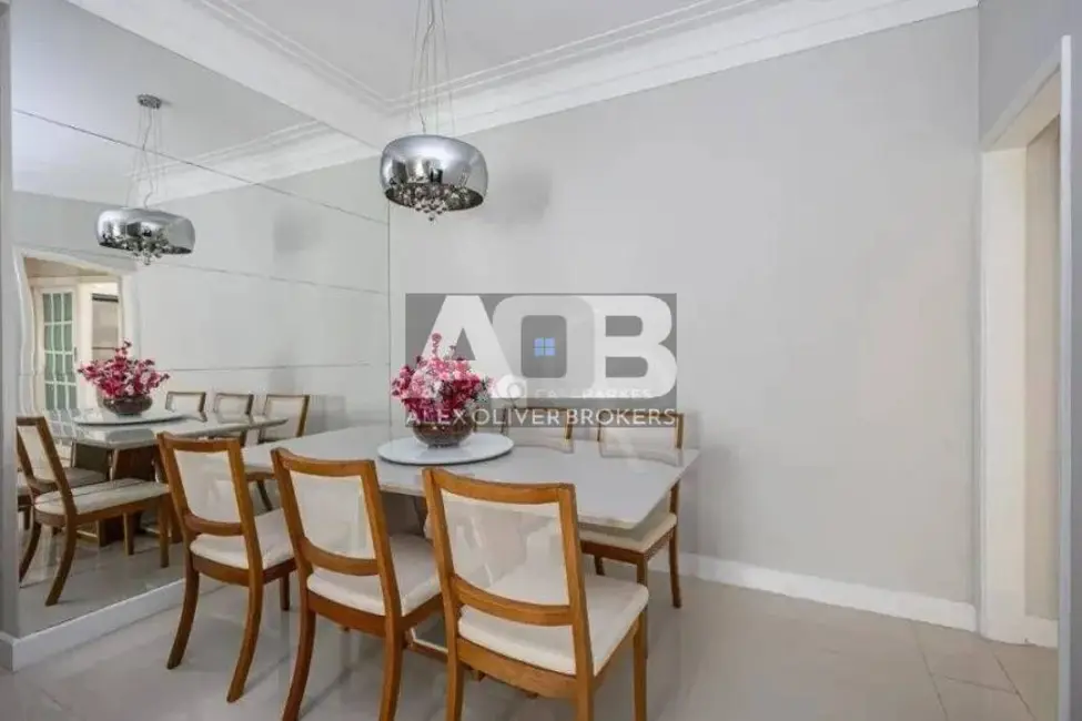 Apartamento com 4 quartos à venda, 110m2 em Flamengo, Rio De Janeiro - RJ - imagem 3 Foto 3 de Apartamento com 4 quartos à venda, 110m2 em Flamengo, Rio De Janeiro - RJ
