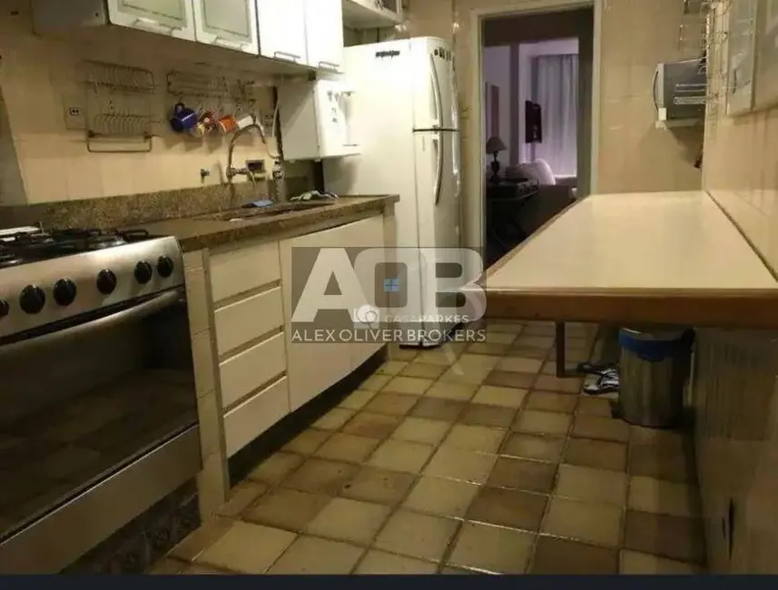 Foto 4 de Apartamento com 3 quartos à venda, 105m2 em Copacabana, Rio De Janeiro - RJ