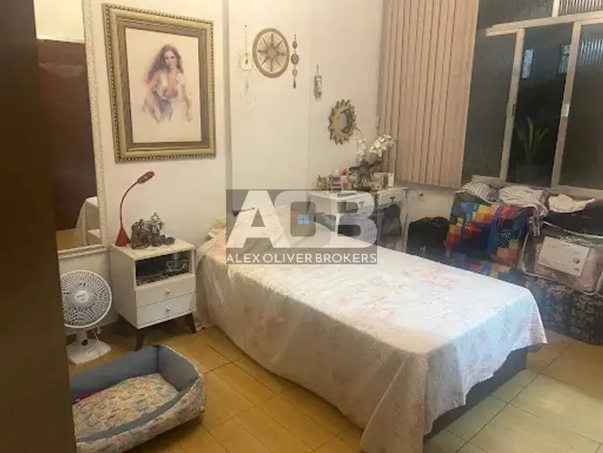 Apartamento com 1 quarto à venda, 41m2 em Copacabana, Rio De Janeiro - RJ - imagem 3 Foto 3 de Apartamento com 1 quarto à venda, 41m2 em Copacabana, Rio De Janeiro - RJ