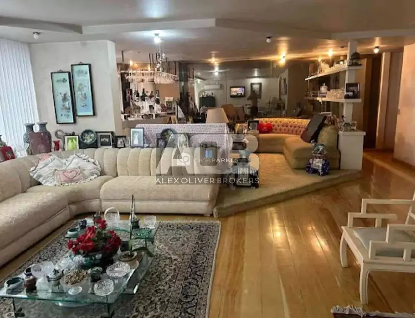 Apartamento com 4 quartos à venda, 300m2 em Copacabana, Rio De Janeiro - RJ - imagem 2 Foto 2 de Apartamento com 4 quartos à venda, 300m2 em Copacabana, Rio De Janeiro - RJ