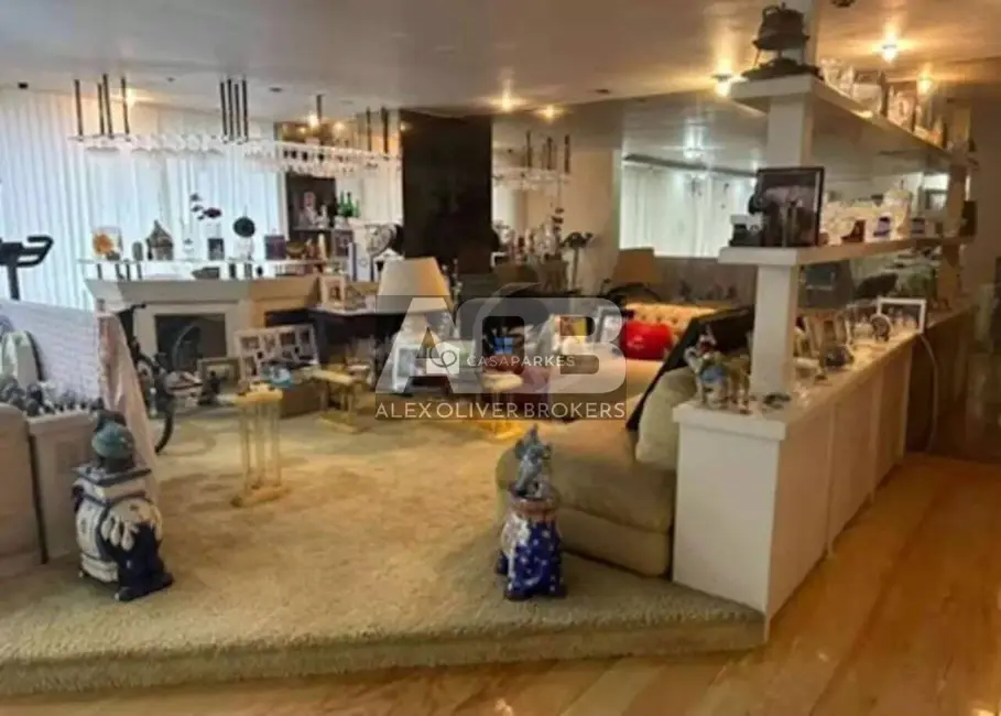 Apartamento com 4 quartos à venda, 300m2 em Copacabana, Rio De Janeiro - RJ - imagem 9 Foto 9 de Apartamento com 4 quartos à venda, 300m2 em Copacabana, Rio De Janeiro - RJ
