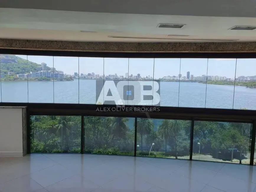 Cobertura com 4 quartos à venda, 317m2 em Lagoa, Rio De Janeiro - RJ - imagem 9 Foto 9 de Cobertura com 4 quartos à venda, 317m2 em Lagoa, Rio De Janeiro - RJ