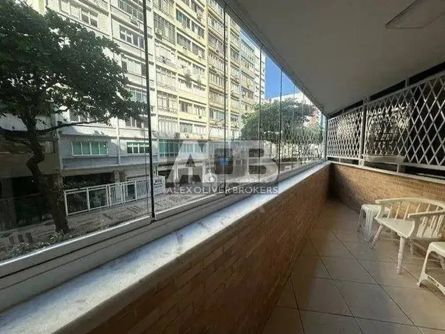 Apartamento com 4 quartos à venda, 230m2 em Copacabana, Rio De Janeiro - RJ - imagem 5 Foto 5 de Apartamento com 4 quartos à venda, 230m2 em Copacabana, Rio De Janeiro - RJ