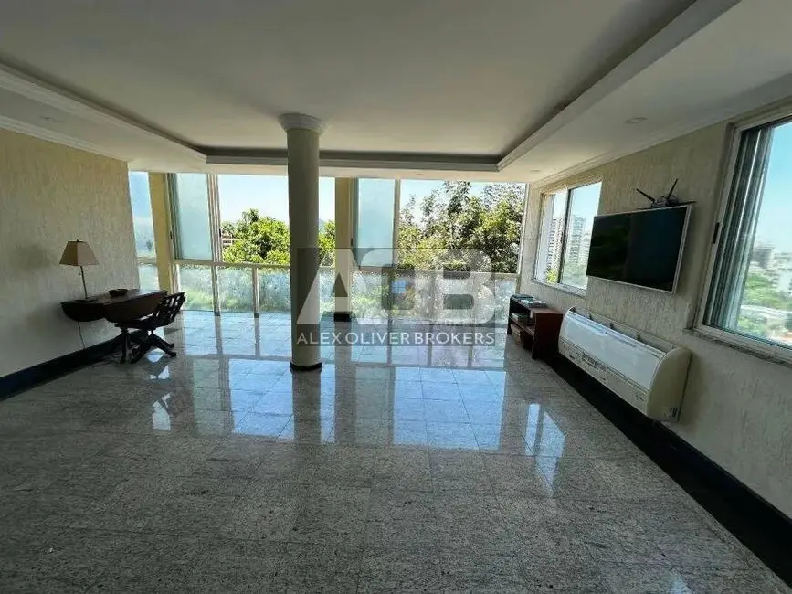 Casa com 5 quartos à venda e para alugar, 1200m2 em Leblon, Rio De Janeiro - RJ - imagem 7 Foto 7 de Casa com 5 quartos à venda e para alugar, 1200m2 em Leblon, Rio De Janeiro - RJ