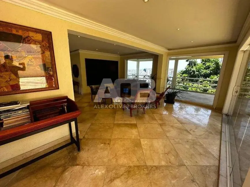 Casa com 5 quartos à venda e para alugar, 1200m2 em Leblon, Rio De Janeiro - RJ - imagem 9 Foto 9 de Casa com 5 quartos à venda e para alugar, 1200m2 em Leblon, Rio De Janeiro - RJ