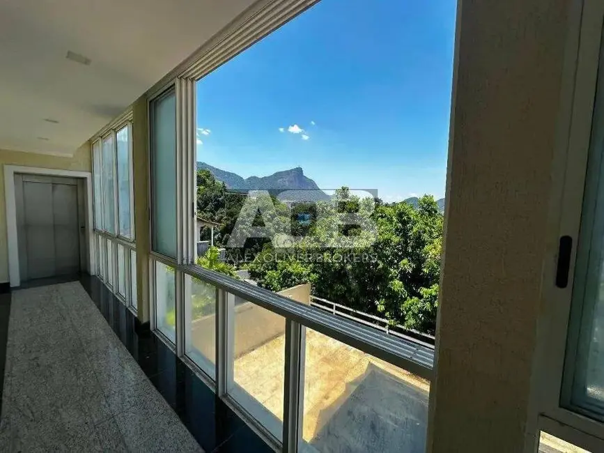 Casa com 5 quartos à venda e para alugar, 1200m2 em Leblon, Rio De Janeiro - RJ - imagem 8 Foto 8 de Casa com 5 quartos à venda e para alugar, 1200m2 em Leblon, Rio De Janeiro - RJ