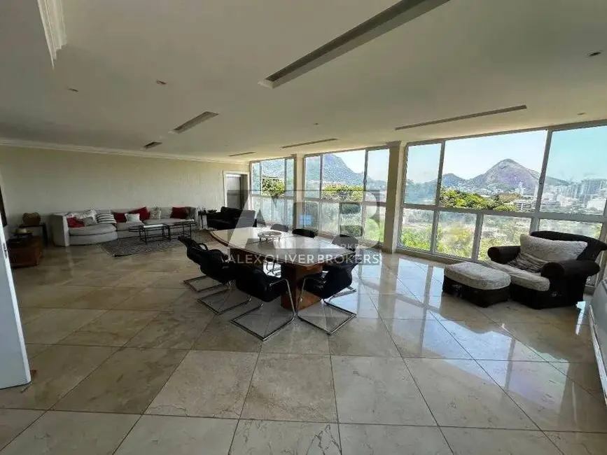 Casa com 5 quartos à venda e para alugar, 1200m2 em Leblon, Rio De Janeiro - RJ - imagem 1 Foto 1 de Casa com 5 quartos à venda e para alugar, 1200m2 em Leblon, Rio De Janeiro - RJ