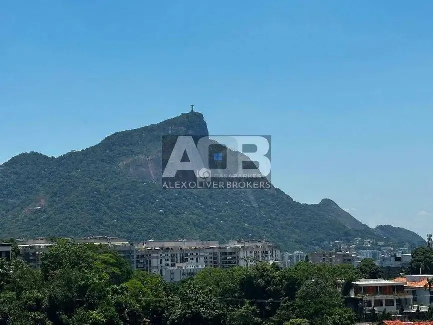 Casa com 5 quartos à venda e para alugar, 1200m2 em Leblon, Rio De Janeiro - RJ - imagem 4 Foto 4 de Casa com 5 quartos à venda e para alugar, 1200m2 em Leblon, Rio De Janeiro - RJ