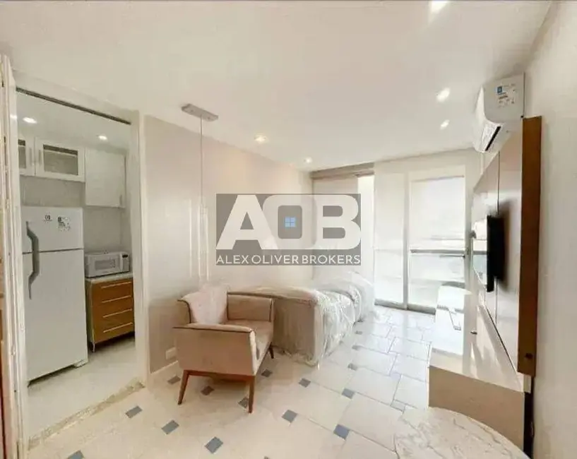 Apartamento com 2 quartos à venda, 80m2 em Leblon, Rio De Janeiro - RJ - imagem 5 Foto 5 de Apartamento com 2 quartos à venda, 80m2 em Leblon, Rio De Janeiro - RJ