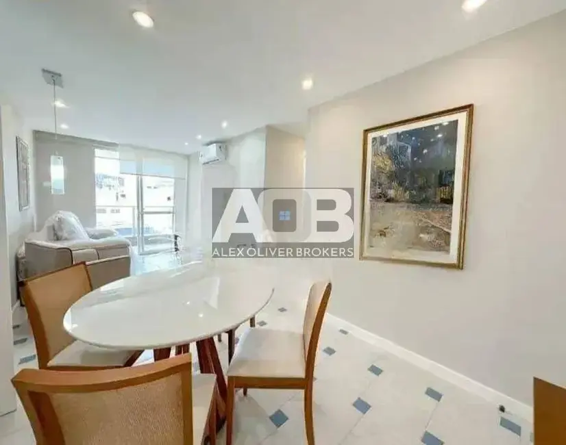 Apartamento com 2 quartos à venda, 80m2 em Leblon, Rio De Janeiro - RJ - imagem 3 Foto 3 de Apartamento com 2 quartos à venda, 80m2 em Leblon, Rio De Janeiro - RJ