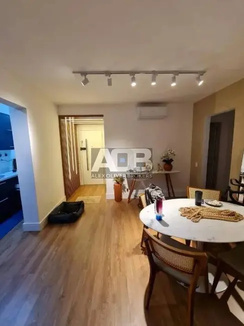 Apartamento com 2 quartos à venda, 83m2 em Leblon, Rio De Janeiro - RJ - imagem 4 Foto 4 de Apartamento com 2 quartos à venda, 83m2 em Leblon, Rio De Janeiro - RJ